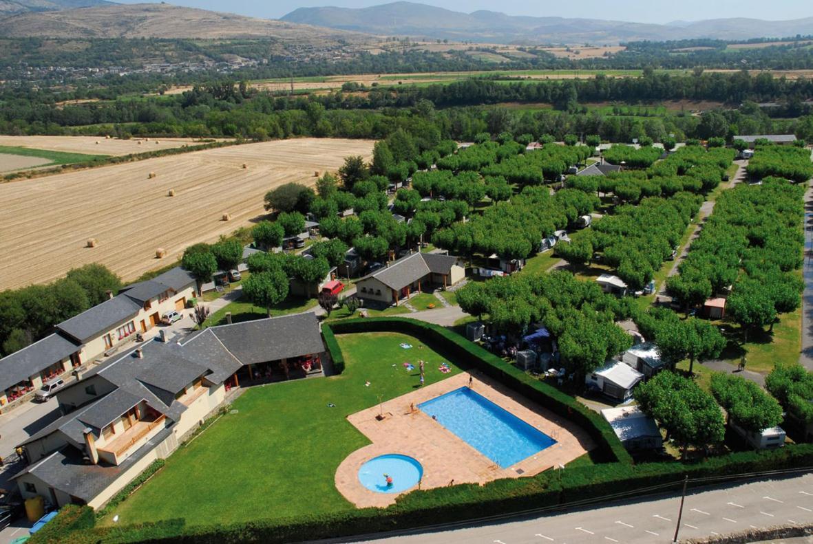 Bungalows Pirineus Guils de Cerdana Exterior photo